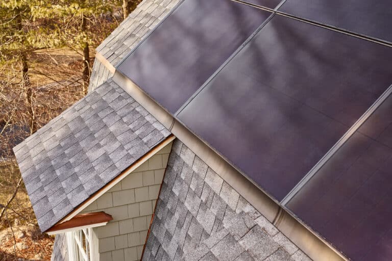 Roof with Solar panels ontop